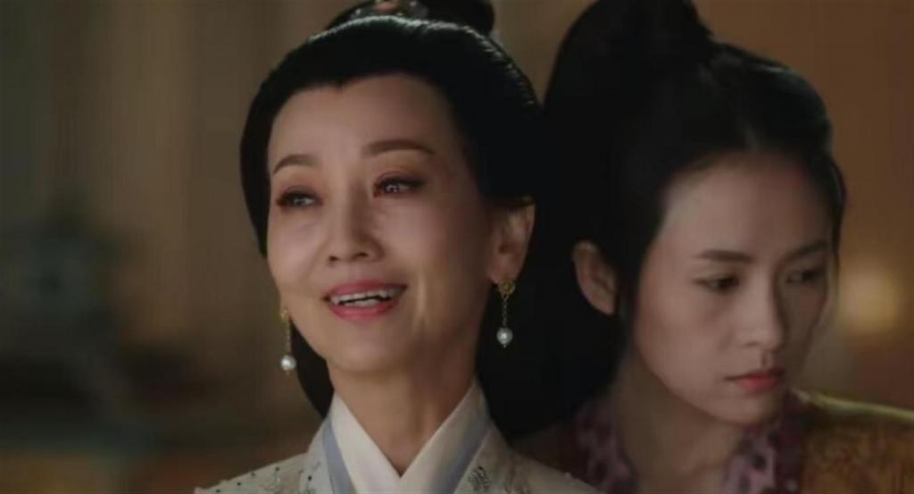 明明演技一般，却被吹捧成老戏骨，难怪柯蓝说：老戏骨也有不专业
