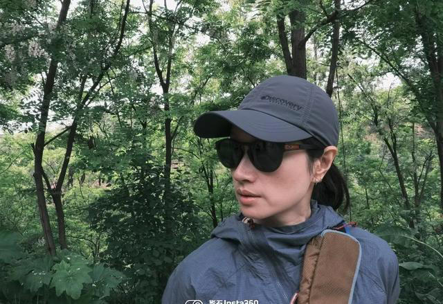 沈佳妮晒日常林间出行随拍，不炒作不张扬的慢生活真的太让人向往