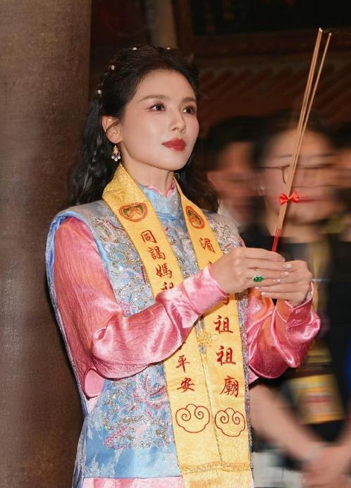 刘涛现身妈祖诞辰：内娱唯一天庭编制演员，福建人见了真会拜？