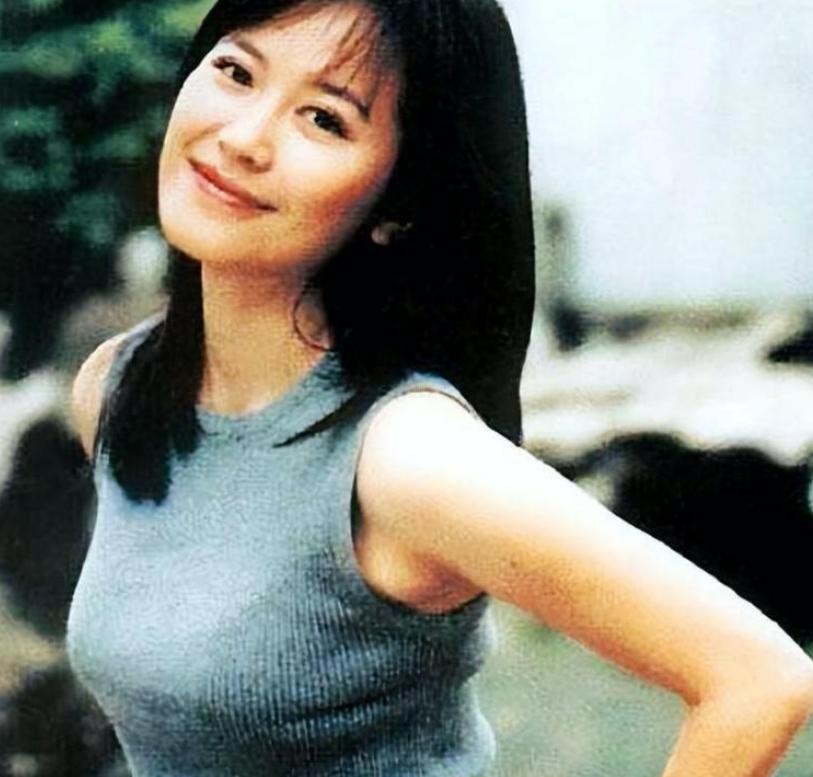 不结婚怎么办？55 岁至今单身的俞飞鸿，如今给出了答案