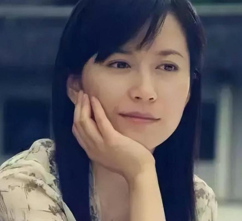 不结婚怎么办？55 岁至今单身的俞飞鸿，如今给出了答案