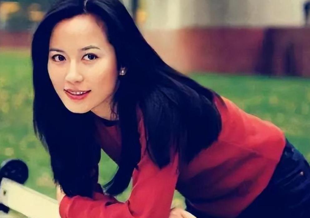 不结婚怎么办？55 岁至今单身的俞飞鸿，如今给出了答案