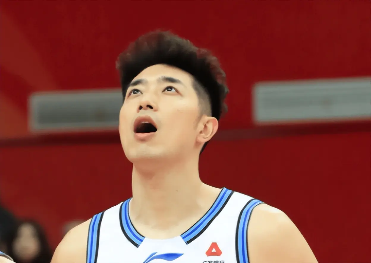 江苏队垫底怪易立?扒开阵容真相，管理层才是真摆烂王!