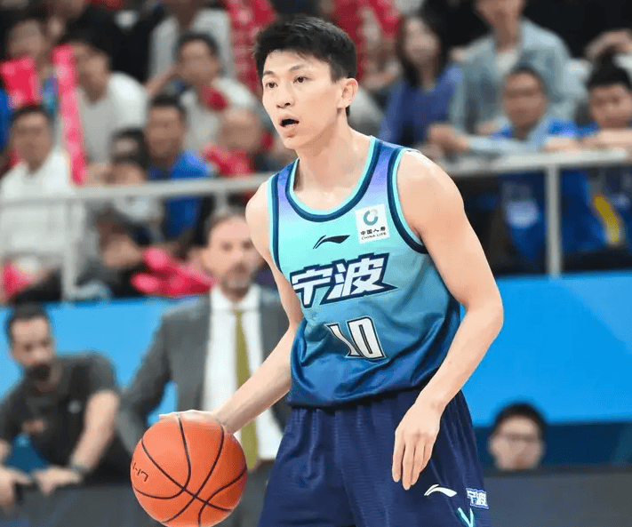刘晓宇出战33分钟，投篮5中1，罚球5中4得到7分6篮板1助攻