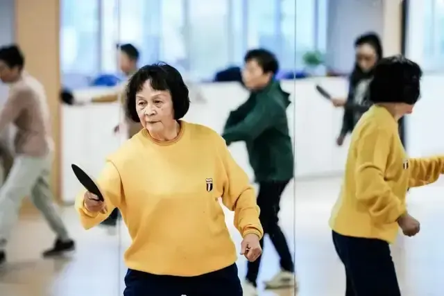 都来赛｜弄堂里跳出银发乒乓操! 世界冠军郑敏之在南西街道的邻里姊妹情
