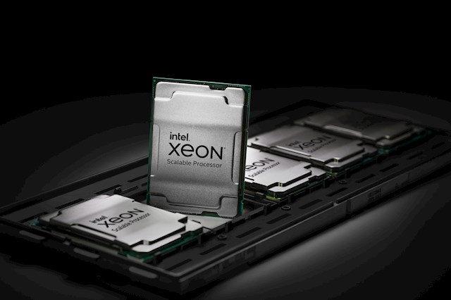为AI而生 Intel下代至强CPU直接上16通道内存：带宽翻倍到1.6TB/s