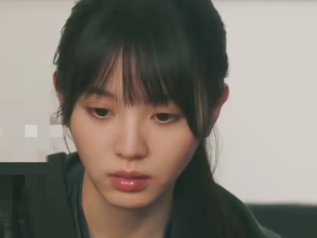 戏混子又来嚯嚯悬疑剧了，吐字不清眼无神，还不如蹲地上的路人甲