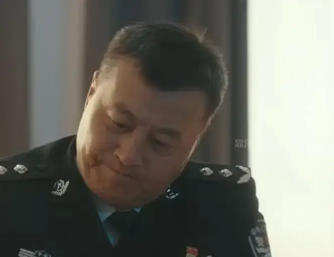 戏混子又来嚯嚯悬疑剧了，吐字不清眼无神，还不如蹲地上的路人甲
