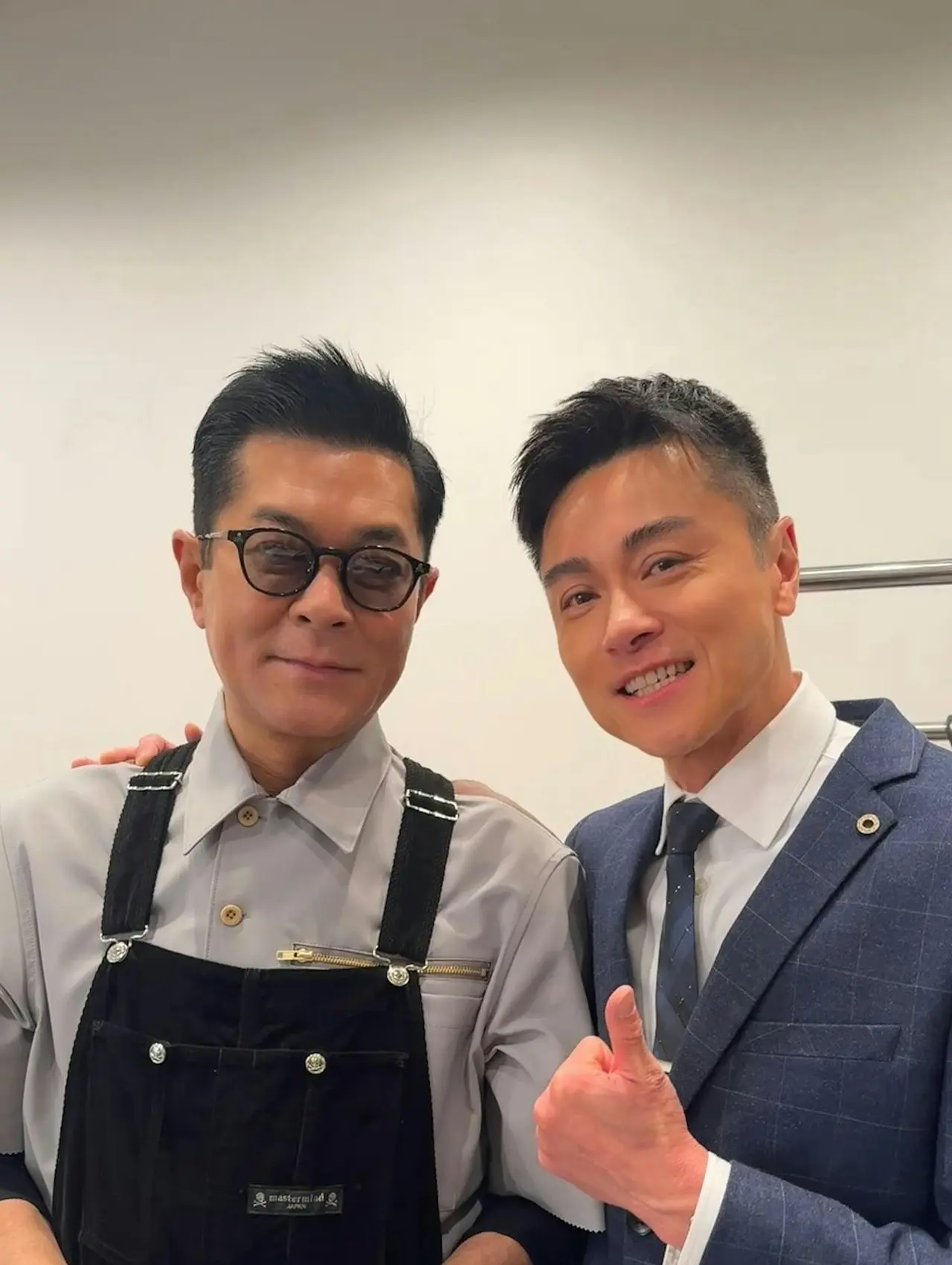 黄浩然自曝在TVB拍戏日睡四小时，连续十年如此，靠抽烟吃药扛住