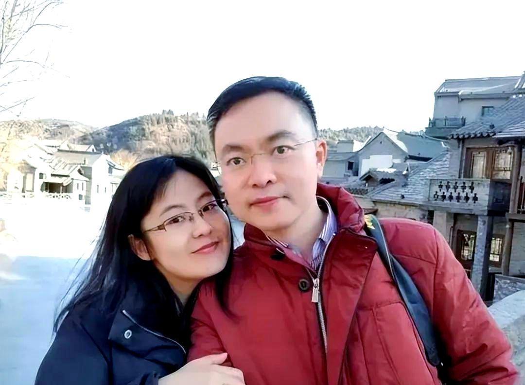 蔡磊的妻子段睿深夜发布讣告：他走了，再也没有人等我回去了!