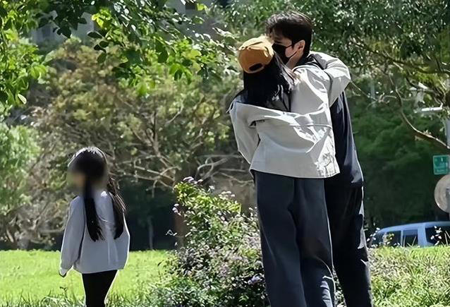 高圆圆在沈阳菜场卖辣白菜？女神变身摊主动作娴熟，路人都不敢认