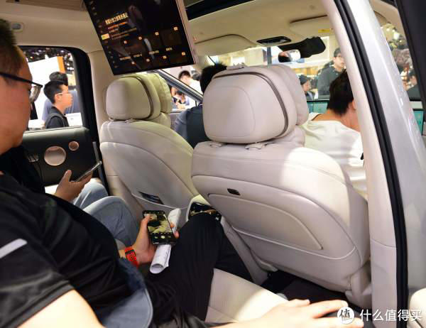 智己LS8凭啥热卖？20多万享百万级配置