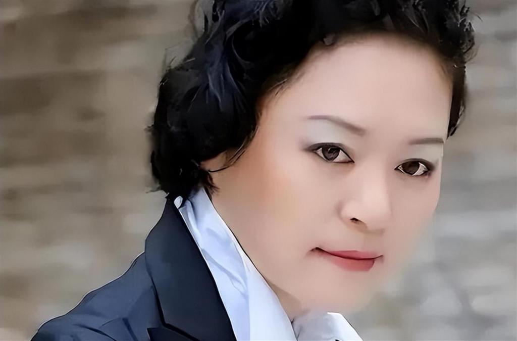 她红过韦唯，碾压毛阿敏，被亲弟打成脑震荡，一代歌后沦落成保姆