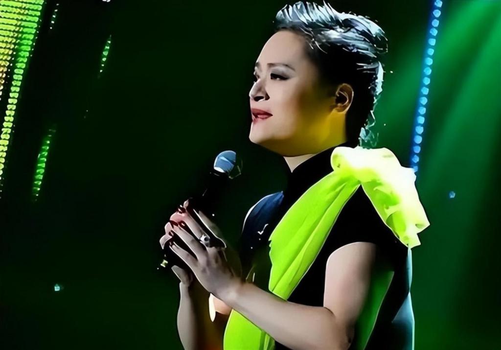 她红过韦唯，碾压毛阿敏，被亲弟打成脑震荡，一代歌后沦落成保姆