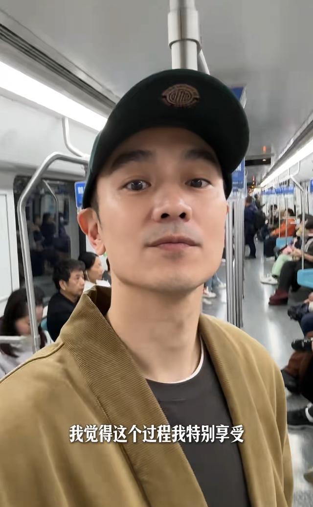 48岁林佑威自曝定居苏州!独自坐地铁没人认识，感叹内地发展太快