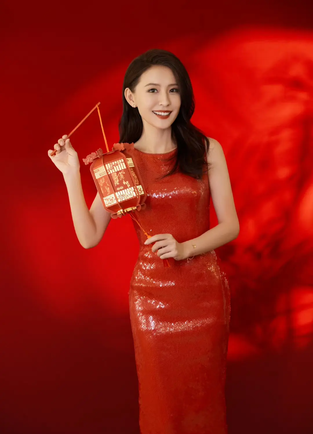 新疆女星热依扎被曝疑怀二胎，大女儿已6岁，生父早已真相大白