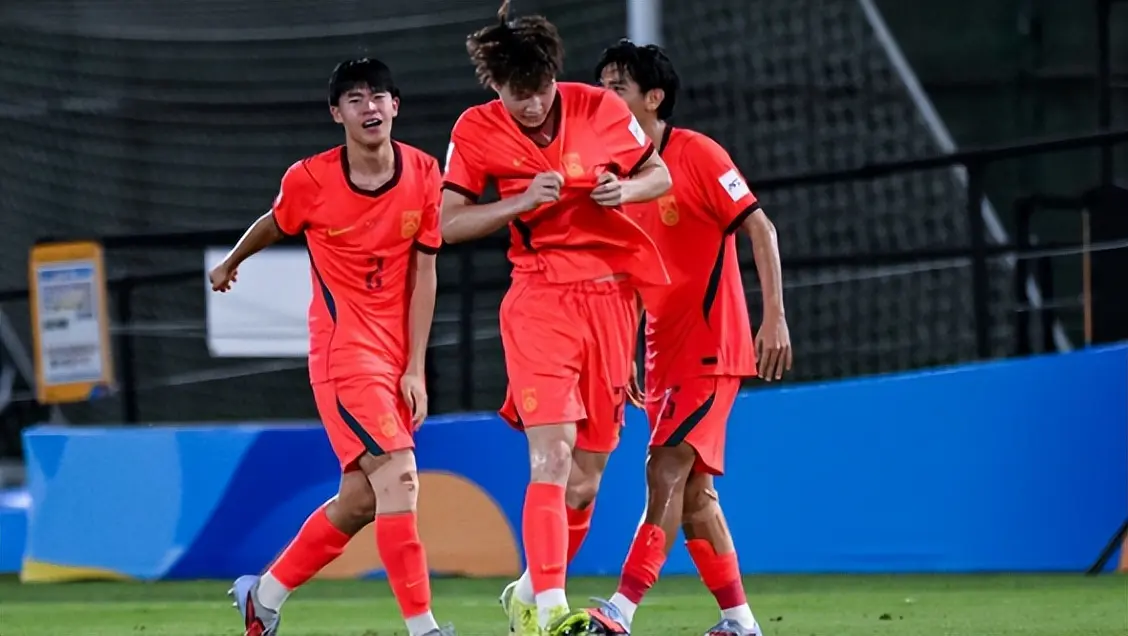 U17国足VS沙特：4231最强出击，万项领衔前场进攻，海归新星冲锋