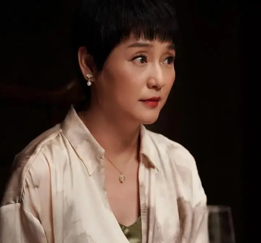 57岁孔琳近况曝光！曾和耿乐秘恋7年，如今嫁给铁佛婚姻很幸福