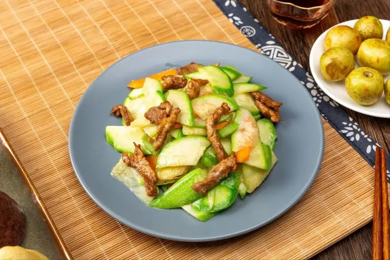 夏天，这4种青菜是“催屎之王”，要常吃，肠道通顺了，身体更棒