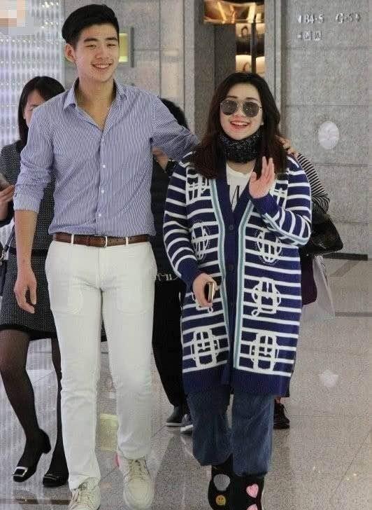 赌王女儿何超盈：倒贴14亿下嫁东北帅小伙，现在女儿6岁长得像爹