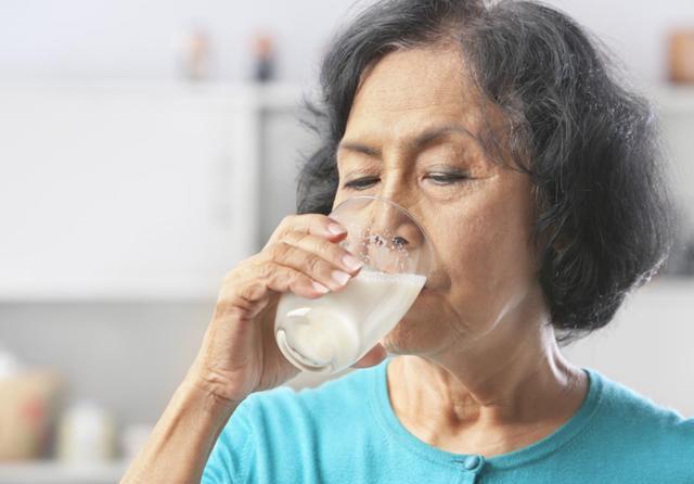 为什么高血脂的老人越来越多？医生：除了肉，这3类蔬菜尽量少吃