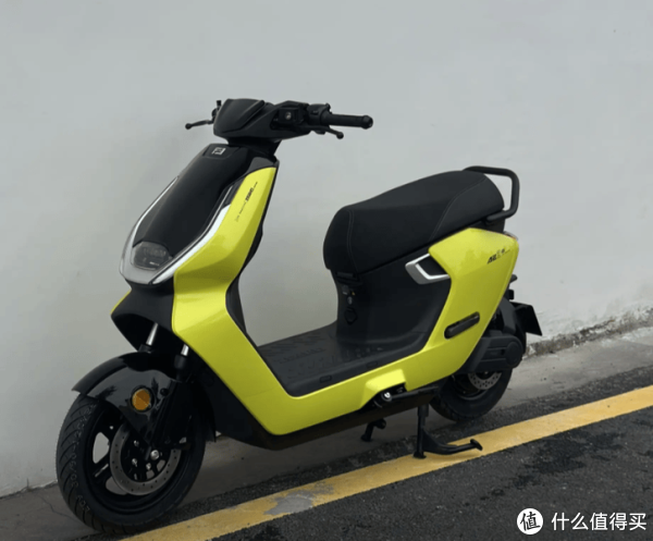 2款入门电摩对比! 极核AE3还是九号N385C? 看完秒懂!