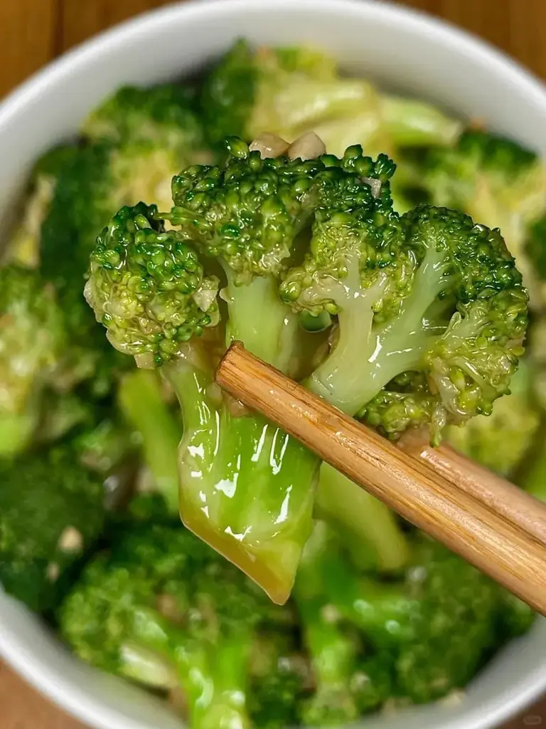 同样是蔬菜，为什么有的能生吃，有的必须做熟?