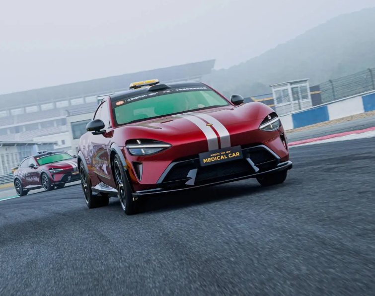 小米YU7 GT医疗车首次亮相China GT宁波站，搭载V8s EVO电机