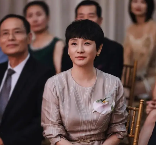 57岁孔琳近况曝光！曾和耿乐秘恋7年，如今嫁给铁佛婚姻很幸福