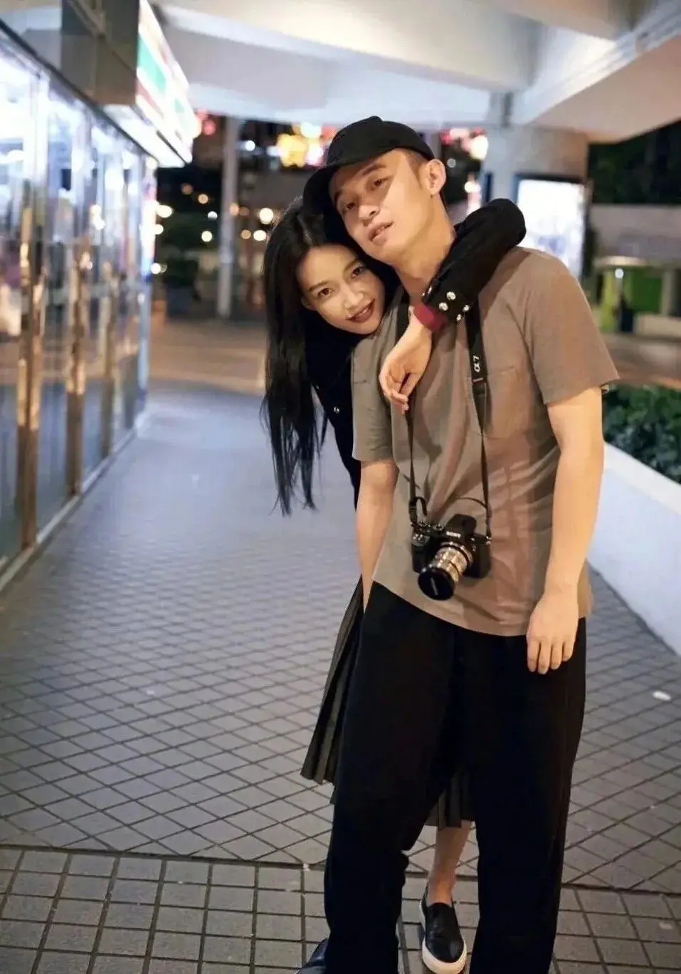 离婚5年后，她彻底不装了