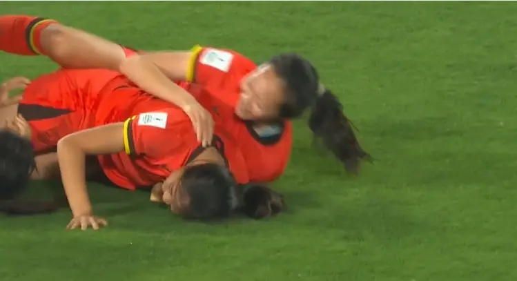 U17女足连追2球! 刘雨希世界波+单刀，半决赛双响21年首人