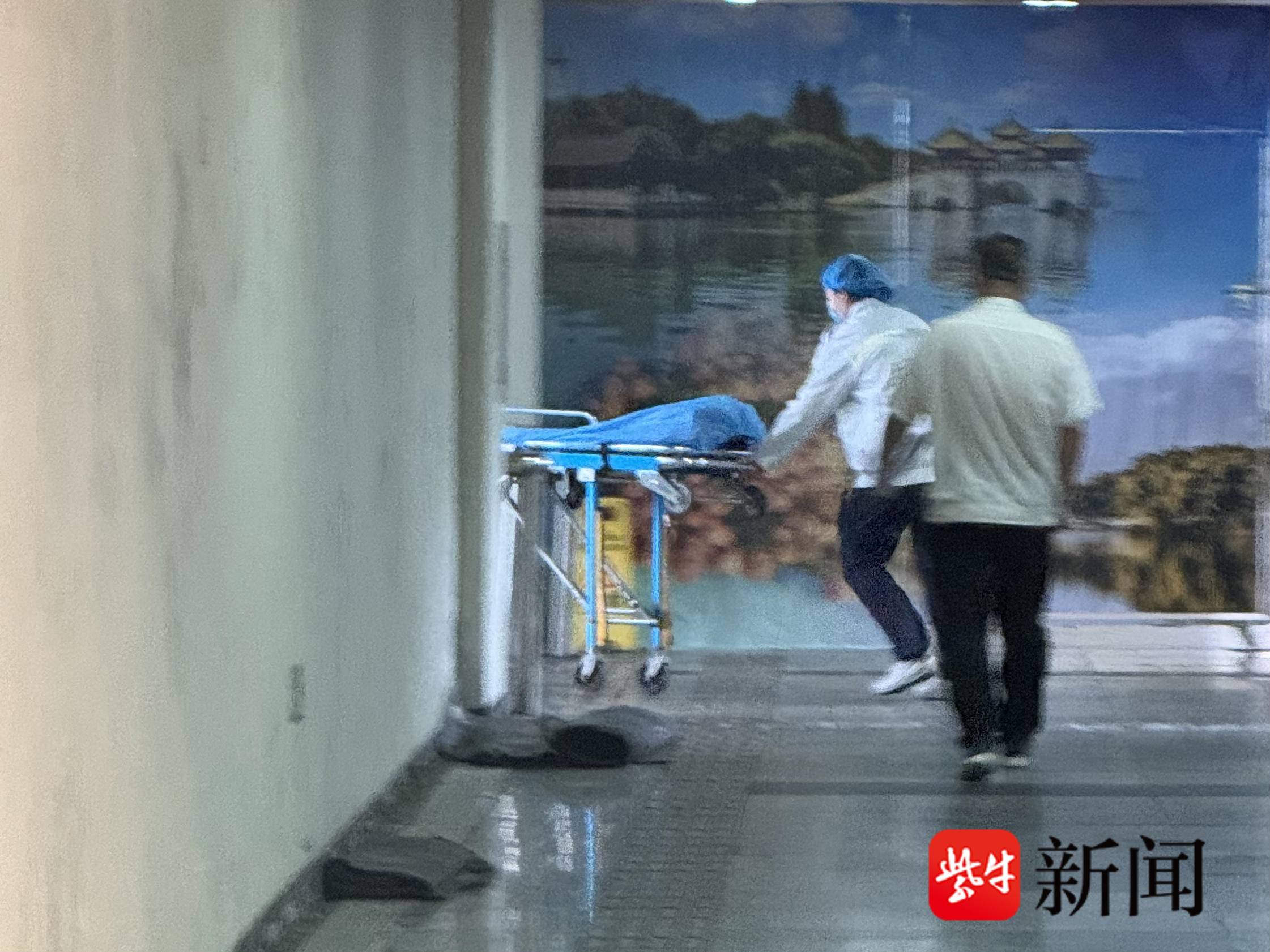 生命至上!扬州火车站暂缓发车紧急救援患病旅客