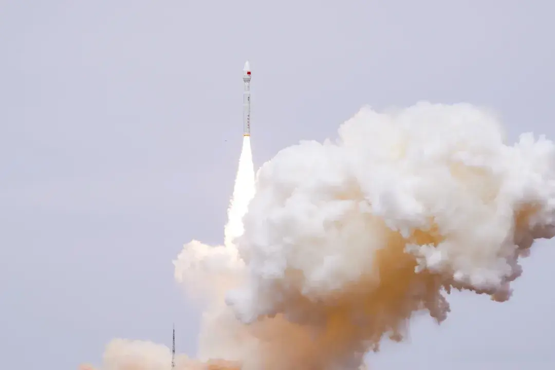 我国成功发射“吉林一号”高分03D55星春发布