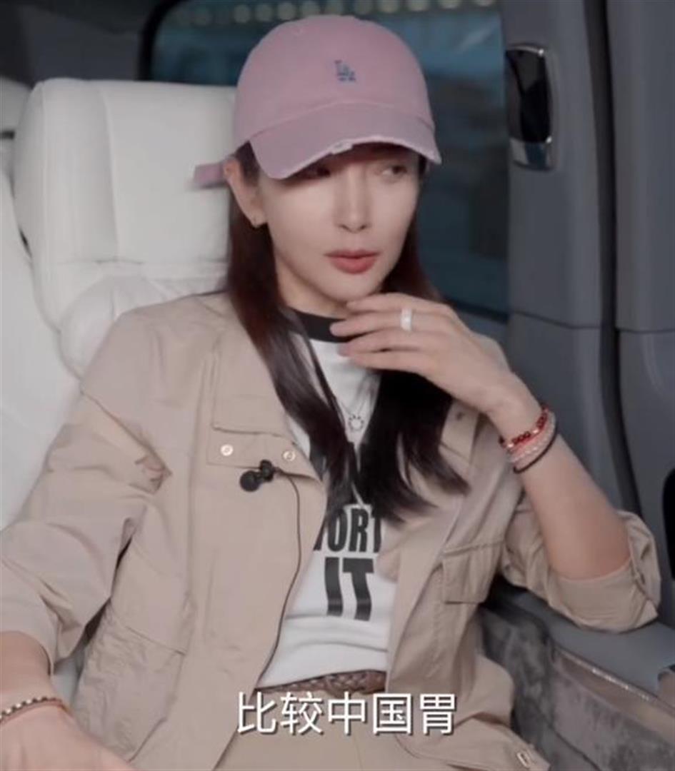 女明星千万别整容，看53岁李冰冰，39岁袁姗姗戛纳红毯 就懂了