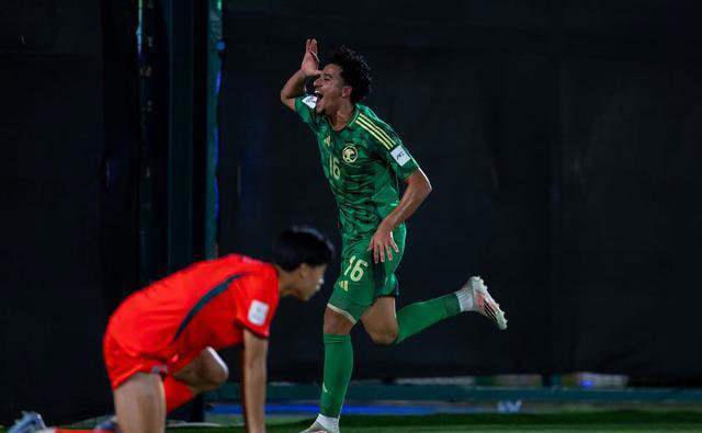 U17亚洲杯：四强已定两席! 国足强势翻盘，送沙特回家，日本横扫