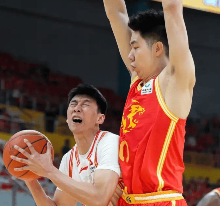 朱俊龙全场出战18分钟，三分2中1得到3分2篮板，正负值+4
