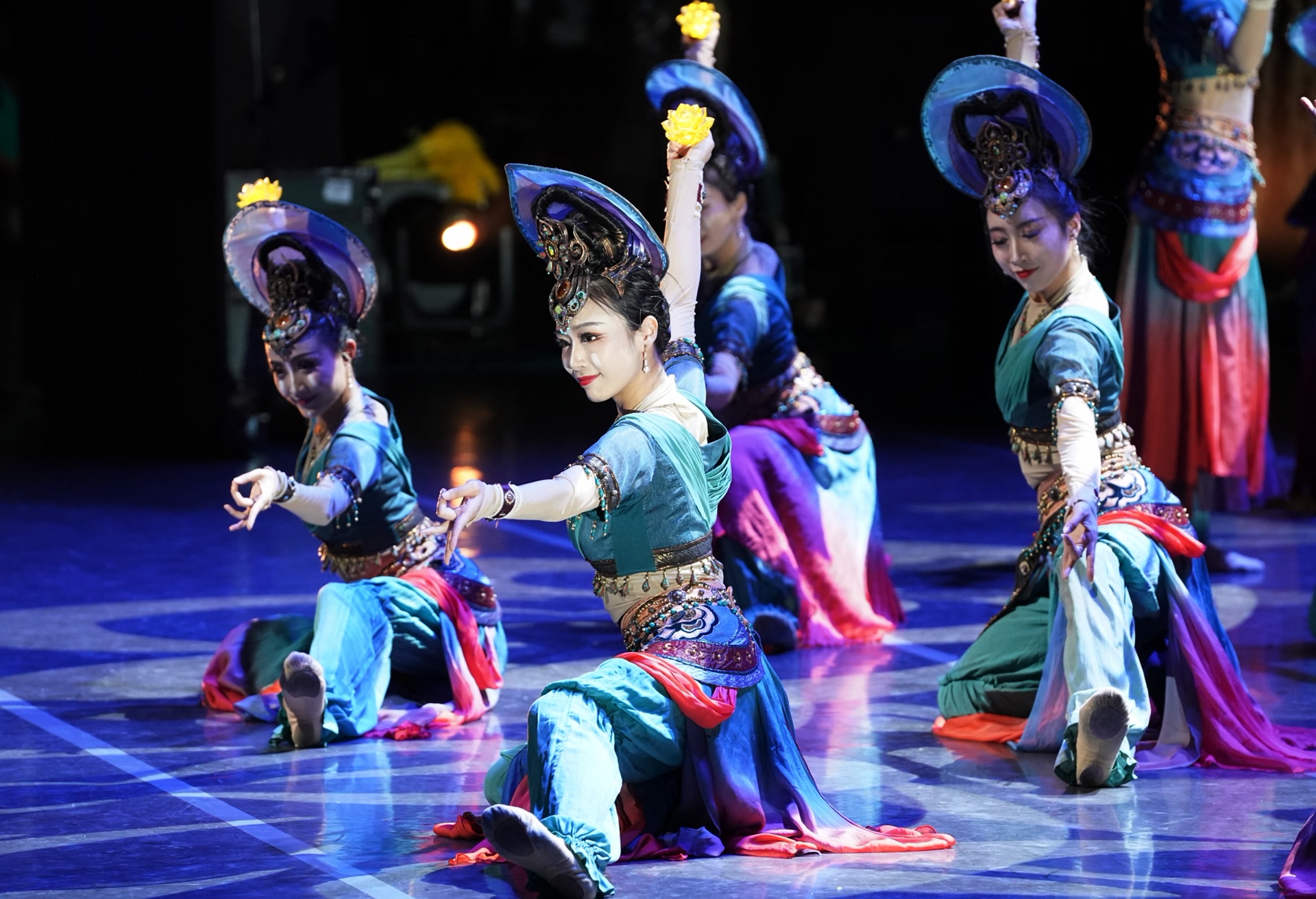 《五星出东方》首演五周年首启8K“超现场”直播，精品艺术直达全国观众