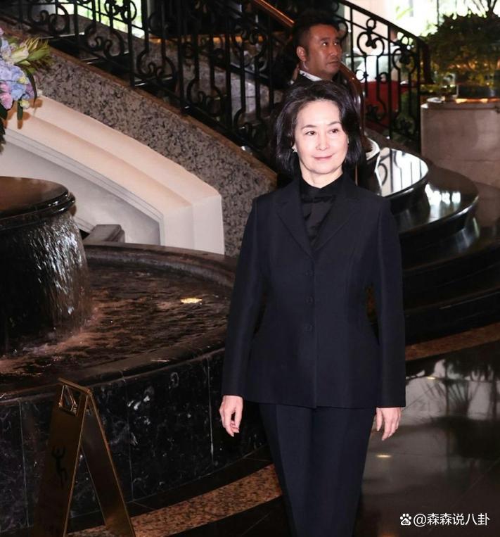 何超蕸追思会，三太四太携四房子女出席，霍英东家族及四大豪门集体参与