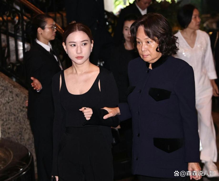 何超蕸追思会，三太四太携四房子女出席，霍英东家族及四大豪门集体参与