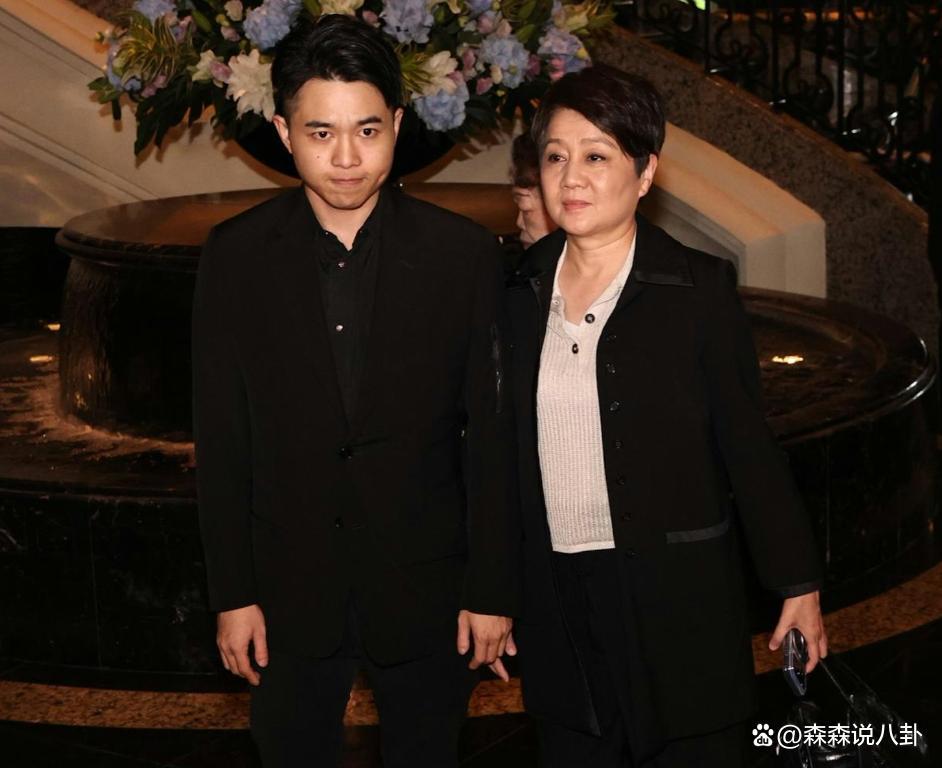 何超蕸追思会，三太四太携四房子女出席，霍英东家族及四大豪门集体参与