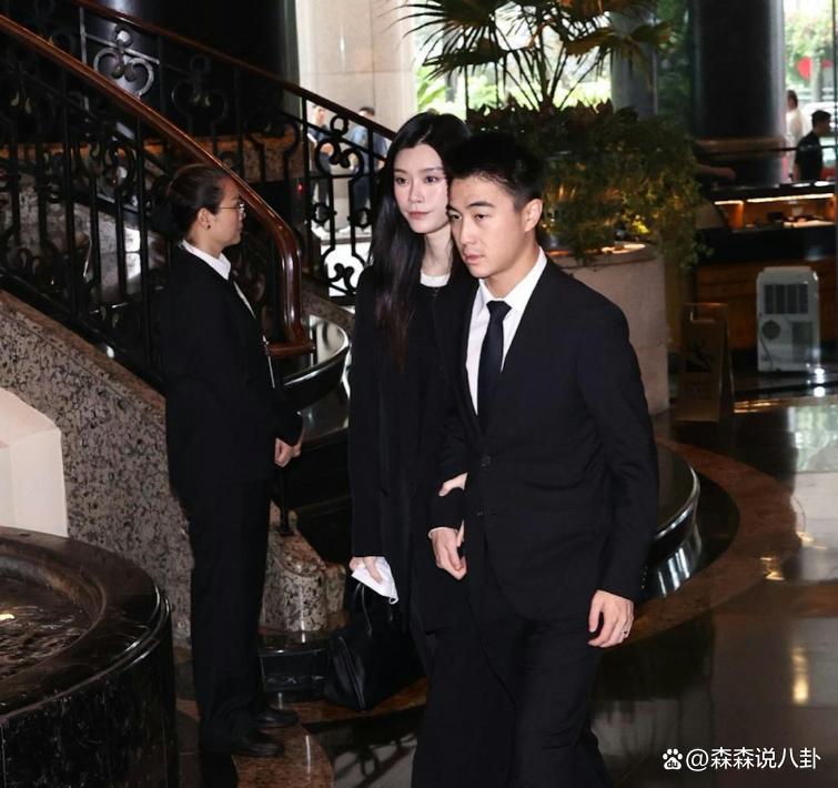 何超蕸追思会，三太四太携四房子女出席，霍英东家族及四大豪门集体参与