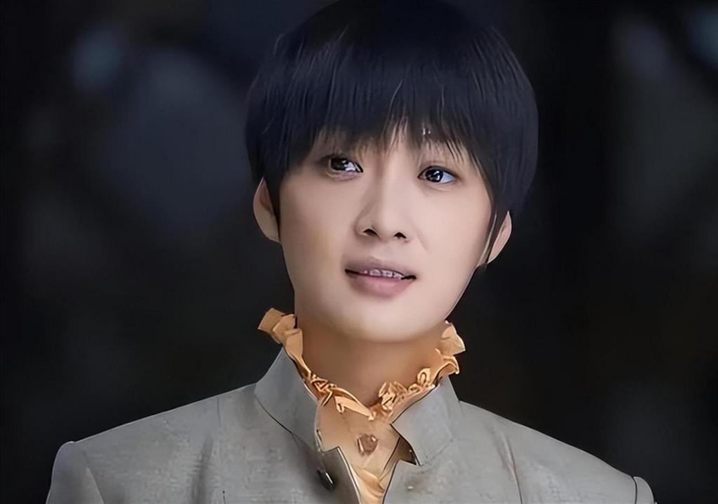 女演员跟他同居5年，将美好的年华都给了他，他却转身和闺蜜结婚