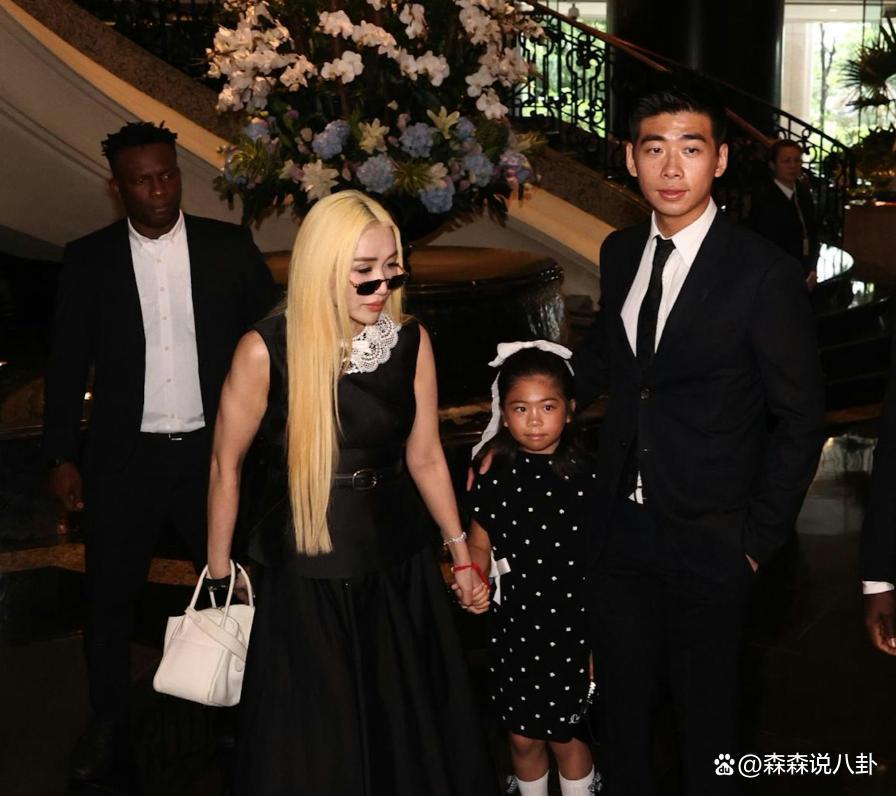 何超蕸追思会，三太四太携四房子女出席，霍英东家族及四大豪门集体参与