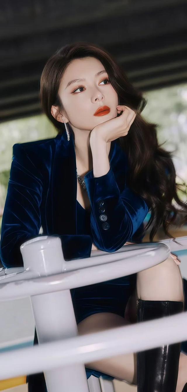 错失成团位又怎样！傅菁逆风翻盘，如今颜值演技双开挂