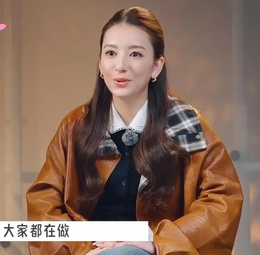 曝徐若晗节目上冷落方媛！方媛僵在原地好尴尬，萧敬腾暖心救场
