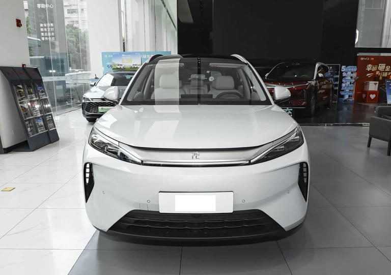第三代元 PLUS上市！不足12万起售，外观厚重大方，纯电续航630Km