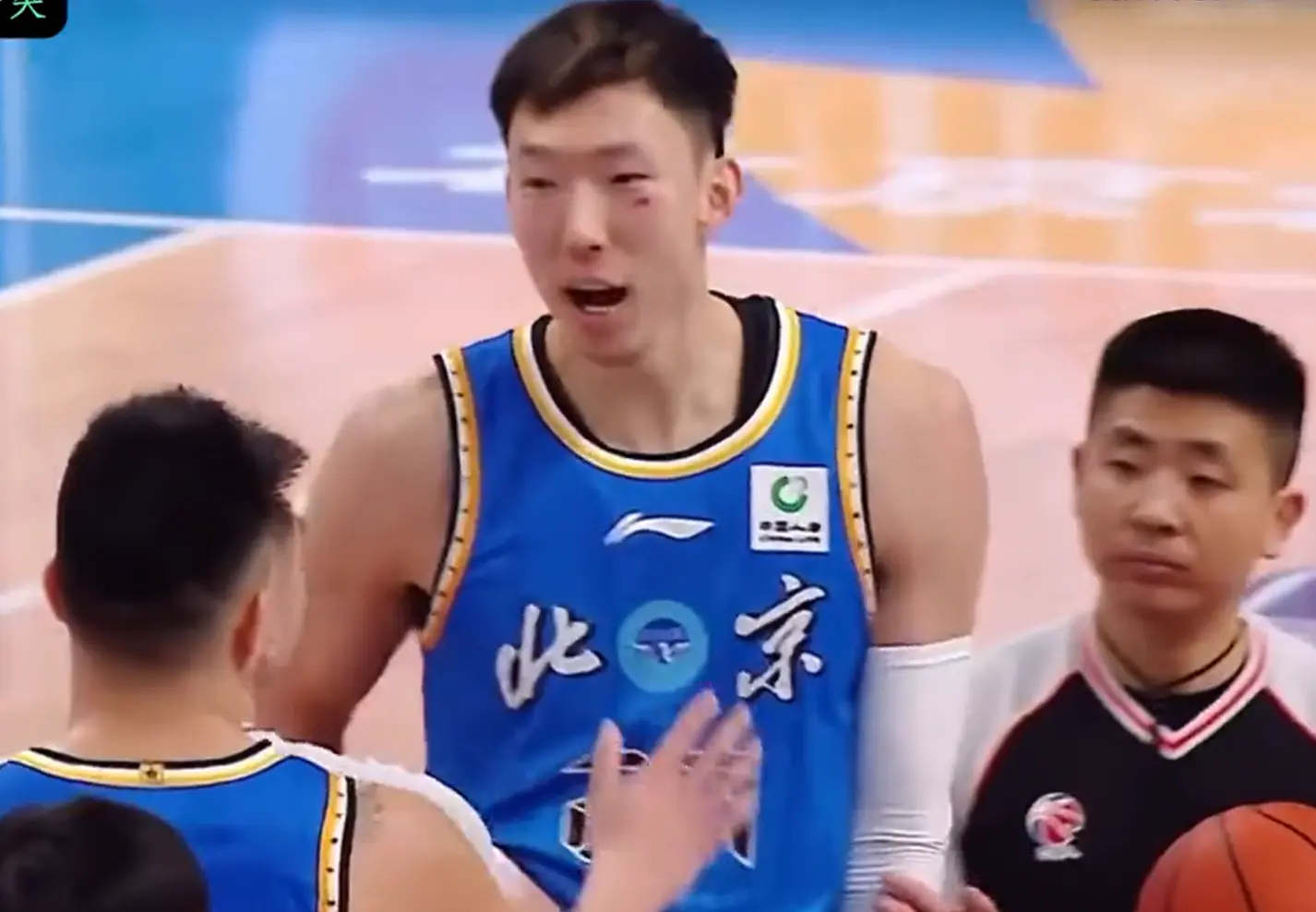 搞笑!周琦调侃骑士：和北京队打球一样