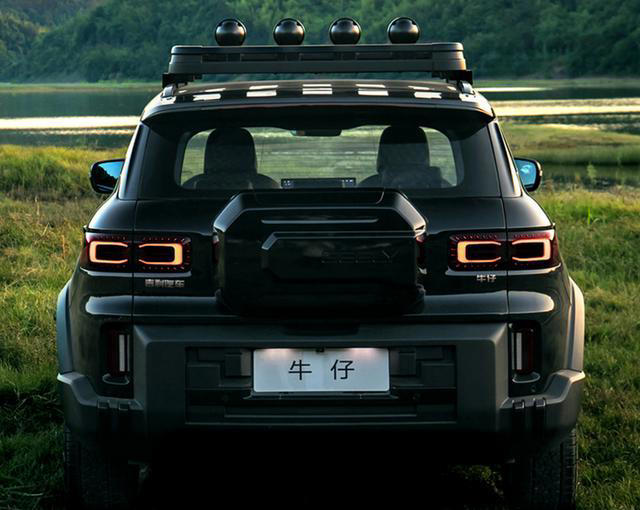 吉利燃油SUV上市，权益价7.59万起，外观很硬派