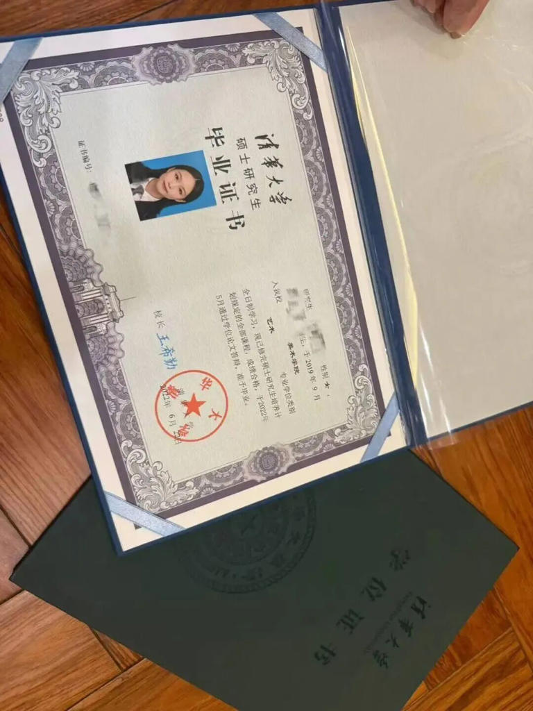 女孩清华硕士毕业做纹眉师一年，曾最高月入10万元，回应关注：学历不是枷锁而是钥匙，父母从强烈反对到默默支持