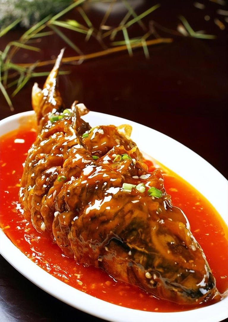 夏日吃鱼，“行家”爱吃这4种！鱼肉鲜嫩多汁，刺还少，老少皆宜